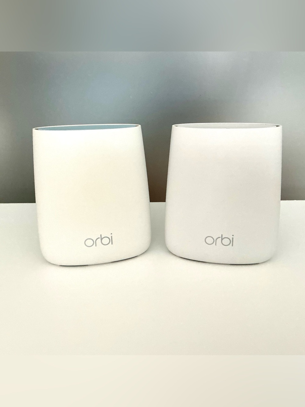 Pre-Owned NETGEAR ORBI RBR20 TRI-BAND MESH WIFI SYSTEM (ROUTER + SATELLITE)